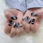Reina Tanaka Instagram - . 2023年ラストのネイル💅🩷 グレー🩶白🤍黒🖤で 大人っぽく😌 そして、まつ毛もパッチリにしてきたよ( ꇐ₃ꇐ )💜 ネイル綺麗にしたり、まつ毛くるんってしたりしに行きようけど毎回お2人とのお喋りが楽しくて いつもあっという間😋✨️ ・‥…━━━☞・‥…━━━☞ #れーなネイル #大理石ネイル #ジェルネイル #パリジェンヌラッシュリフト @lapis_manami さん💅 @lapis_yuina さん👁 今年もありがとうございました🥰