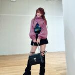 Reina Tanaka Instagram - . 寒い寒い寒い🥶 写真のために上着ぬいで撮るのも 限界きました(´× ×`) この髪飾りかわいいやろ💓 (髪飾りて。ヘアアクセね) ・‥…━━━☞・‥…━━━☞ #れーなこーで #labelleEtude #ZARA #ヘアアクセ