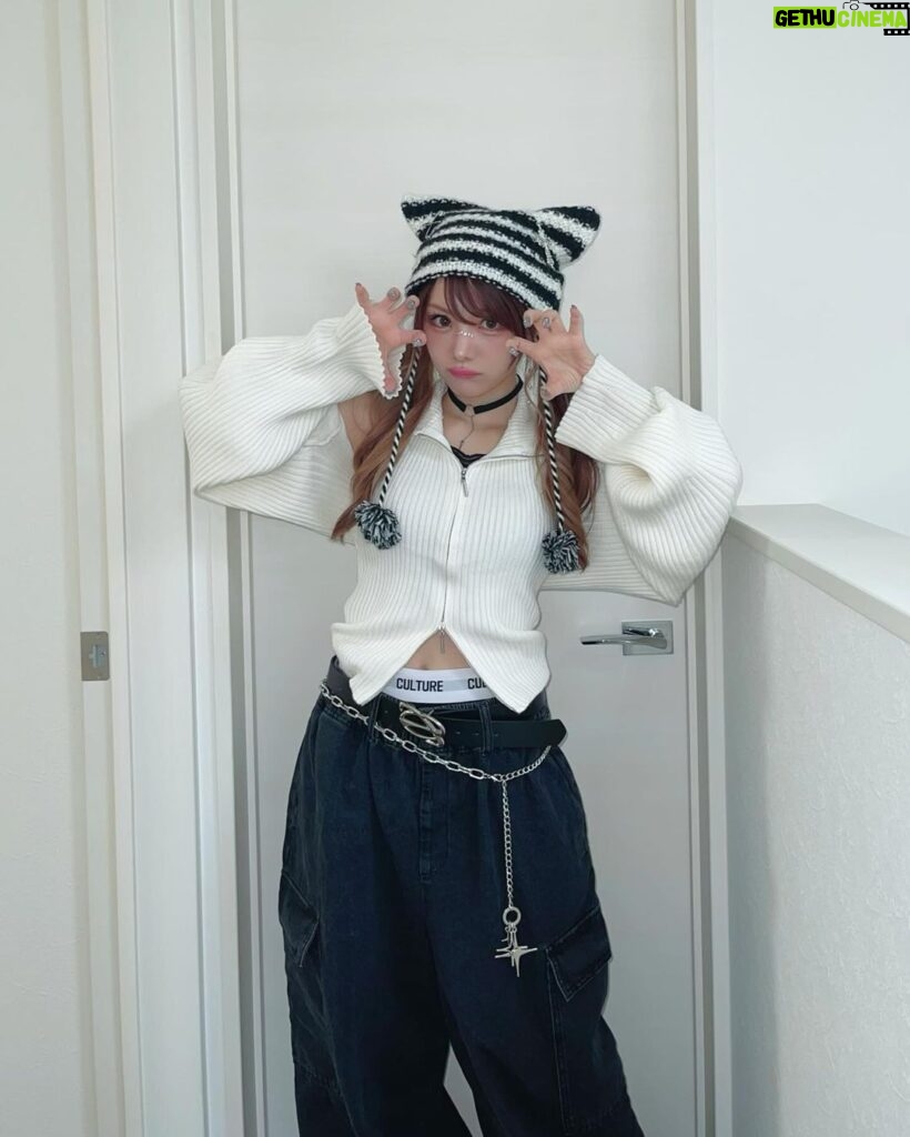 Reina Tanaka Instagram - . ズボンのコーデもたまにはいいでしょ♡♡♡ ・‥…━━━☞・‥…━━━☞ #れーなこーで