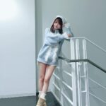 Reina Tanaka Instagram - . ⛄️🩵 このニット、デザインがおしゃれやけん ニット1枚で可愛くなれる🥹 袖はつけ袖のフリフリつけた🤍 足元もとことん、ぶりぶりに 可愛く柔らかい感じにしたかったけんいつもやったら黒のショートブーツとか履いてしまうけど 今回はベージュのムートン🫶💓 Radyのムートンは歩きやすいけん、ベージュとブラックの2個持ちしております🤎🖤 ・‥…━━━☞・‥…━━━☞ #れーなこーで #Rady #ムートン #lillilly #ニット #ニットコーデ #冬コーデ #デートコーデ に如何ですか？♡