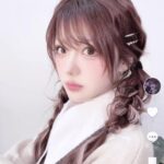 Reina Tanaka Instagram - . この服めちゃくちゃ女の子らしさ全開な服じゃない?! この服はモデルをやらせてもらっているRadyのお洋服です🧸💭⸒⸒ このセーター着る時はぜひこの髪型真似して!!! 超女の子。まじ女！笑 この服でTikTokあげとうけど、 まだあるけん楽しみにしとってね💓🤭 この服きのう着たっちゃけど (あ。ここから雑談ね) 夜ご飯にサムギョプサル食べに行ったわけ🐷✧ 仕事の忘年会やけんお店は決めてもらったっちゃけど、つい最近血液検査したわけよ。 その時 足りん物が ビタミンなんとか…でさ！笑 それは何食べれば入ってますか？って聞いたら 豚って！🐖🐖🐖 えっっサムギョプサル?! なんてすごいタイミング。 これはビタミンなんとかを摂取するチャンスやん！？と思って めちゃくちゃ食べたら 心なしか夜肌がツルツルになった気がした！ ※多分気のせい ・‥…━━━☞・‥…━━━☞ #れーなこーで #Rady #豚摂取は大事