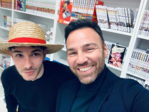 Renato Novara Instagram - Ieri sono stato ospite alla fumetteria @mangamago_fumetteria Sono stati gentilissimi, preparati, sorridenti e accoglienti!!! Andateci, mi raccomando!!! 😊😊😊