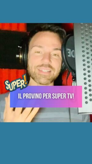 Renato Novara Instagram - La genesi del famigerato “SUSSUPER!” 😂

Aspetto tutti i commenti con l’hashtag #SUSSUPER 🦹🏻‍♂️

#renatonovara #doppiaggio #doppiatore #supertv #speaker #dietrolequinte #icarly #reels
