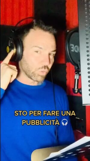 Renato Novara Instagram - Cuffia doppia per uno speakeraggio! 🎬

Quando è utile il ritorno in cuffia e quando invece è un nemico? 🤔

#RenatoNovara #Doppiaggio