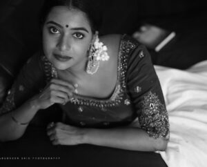 Renu Soundar Instagram - 🖤

@shihabu.sbs 
@aydhab
@the_spirit_of_zen