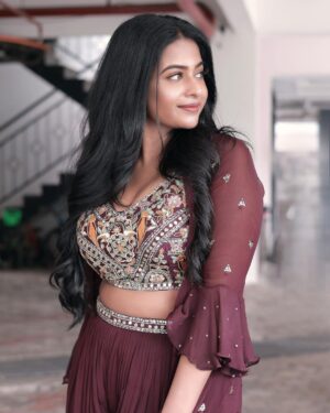 Renu Soundar Instagram - The moments of happiness we enjoy take us by surprise. 💜💜

📸 @shihabu.sbs 
👗 @kizwa_bridal_boutique 
Mua @rajesh_kodungallur 
@afsal_kizwa 
#renusoundar