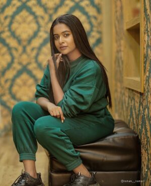 Renu Soundar Instagram - @muski.co 
Stylist @suji_chekku 
📸 @ishak___ismail 

#muski #hairlove #selfcare #hairtreatment #keratintreatment