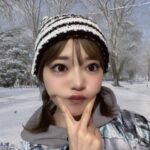 Reo Kurachi Instagram - 最近、冷え込みますね。 手袋をせず外に出ると、気づけば手が真っ赤になっていてびっくり。 でも手袋🧤は、なんかしっくりこなくて、 素手でいることが多いです。 これからもっと寒くなったら、そんな事も言ってられないかもですが😅 このお写真の背景は合成ですが、雪見に行きたいな〜 雪の中入る露天風呂なんか最高ですよね☺️ 舞台とライブが終わったら、ちょっと遠出してみるのもありかな✨♨️