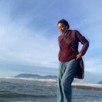 Rhinnan Payne Instagram - The ocean and I are trying to be friends again.