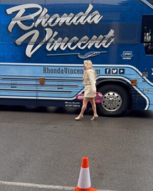 Rhonda Vincent Instagram - INCREDIBLE WEEKEND @spbgmaofficial & @opry! Excited about new music and videos to come!