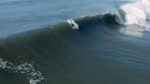 Ricardo Guedes Instagram - Rainbow barrelzz for breakfast 🌊⚡️🚁 Rider - @manoguedes - #surf #bodyboard #sea #ocean #swell #wave #waves #drone #rainbow #summervibes #lifestyle #reels #goodnight Espinho