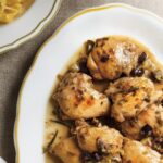 Ricardo Larrivée Instagram - Au menu cette semaine, des assiettes remplies de bons légumes pour affronter le froid de mi-janvier. Saveur et réconfort sont au rendez-vous! 🫛 🍽️: Risotto aux boulettes de porc et aux pois sucrés / Nouilles udon au tofu et aux haricots verts / Poulet toscan / Ratatouille express et galettes de pommes de terre / Morue et maïs, bouillon au cari épicé Lien dans le profil (@ricardocuisine) pour voir le menu. ___________ This week’s menu features plates filled with delicious vegetables to face the mid-January cold. Flavor and comfort are on the agenda! 🫛 🍽️: Risotto with Pork Meatballs and Sugar Snap Peas / Udon Noodles with Tofu and Green Beans / Tuscan-Style Chicken / Quick Ratatouille with Hash Browns / Cod and Corn in Spicy Curry Broth Link in the profile (@ricardocuisine) to view the menu.