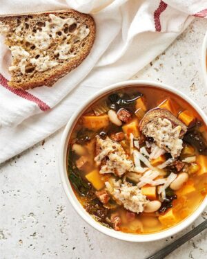 Ricardo Larrivée Instagram - Après une journée pleine d’efforts en plein air, rien ne vaut le réconfort d’une couverture douillette et d’une délicieuse soupe chaude. En voici 13 à savourer après avoir profité des joies hivernales. Bonjour le cocooning! ❄️🏔️🍲

📷: Soupe-repas au chorizo et aux patates douces / Soupe-repas aux tortellinis et aux légumes / Soupe au boeuf et aux nouilles udon à la mijoteuse

Lien dans le profil (@ricardocuisine) pour voir les recettes.

________

After a day full of outdoor adventures, there’s nothing like the comfort of a cozy blanket and a delicious hot soup. Here are 13 to savor after enjoying the winter joys. Hello, cocooning! ❄️🏔️🍲

📷: Hearty Chorizo and Sweet Potato Soup / Meal-Sized Tortellini and Vegetable Soup / Slow Cooker Beef and Udon Noodle Soup

Link in the profile (@ricardocuisine) to view the recipes.