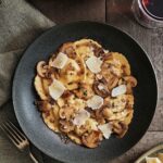 Ricardo Larrivée Instagram - Avec nos raviolis au boeuf braisé et champignons RICARDO, c’est facile de concocter un repas chic et réconfortant pour vos soupers! Dans cette recette, il suffit de cuire les pâtes fraîches dans l’eau 3 minutes, puis de les enrober d’une généreuse sauce au vin rouge agrémentée de champignons et le tour est joué. Découvrez-les en exclusivité chez IGA dans la section du prêt-à-manger. 🍄🍝 Lien dans le profil (@ricardocuisine) pour la recette complète. _______ With our RICARDO Braised Beef & Mushroom Ravioli, it’s easy to put together a chic and comforting dinner! Just cook the fresh pasta in boiling water for 3 minutes, then coat it in a generous mushroom and red wine sauce and you’re done! Find it exclusively at IGA stores in the ready-to-eat section. 🍄🍝 Link in the profile (@ricardocuisine) for the complete recipe.
