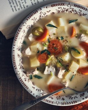 Ricardo Larrivée Instagram - On laisse tomber le voyage dans le sud pour profiter de l’hiver à fond avec la location d’un chalet en nature cet hiver? Pour que votre séjour reste consacré à la détente et aux bons moments, on se simplifie la tâche avec nos recettes réconfortantes à faire à l’avance ou qui demandent peu de préparation. C’est le temps de décrocher!❄️

📷: Soupe crémeuse au poulet et à l’estragon / Biscuits au mélange du randonneur / Rouleaux de printemps au tofu et aux arachides / Bostocks aux pêches

Lien dans le profil (@ricardocuisine) pour voir les recettes.

_______

This winter, who needs a trip down to the Caribbean? Instead, hit the winter cottage with the family for a weekend of rest and fun times. Make things easy on yourself with comforting recipes that you can make ahead of time or that require little prep work. After all, now’s the time to relax!❄️

📷: Creamy Chicken and Tarragon Soup / Trail Mix Cookies / Tofu and Peanut Spring Rolls / Peach Bostock

Link in the profile (@ricardocuisine) to view the recipes.