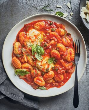 Ricardo Larrivée Instagram - Des soupers de semaine sans stress commencent par moins de vaisselle! Et oui, on applique la méthode tout-en-un avec cette recette de gnocchis à la sauce tomate, aux saucisses et au fenouil. Tous les ingrédients cuisent dans une seule poêle ou une casserole, c’est simple et tout aussi savoureux!

📷: Gnocchis à la sauce tomate, aux saucisses et au fenouil tout-en-un

Lien dans le profil (@ricardocuisine) pour la recette complète et 14 autres idées de repas tout-en-un.

_______

Stress-free weeknight dinners start with fewer dishes! Yes, we follow the all-in-one method with this recipe for Gnocchi with Sausage, Fennel and Tomato Sauce. All the ingredients cook in a single pan or pot, making it simple and just as delicious!

📷: One-Pot Gnocchi with Sausage, Fennel and Tomato Sauce

Link in the profile (@ricardocuisine) for the recipe and 14 other one-pot meal ideas.