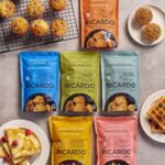 Ricardo Larrivée Instagram - Nos mélanges à déjeuner RICARDO sont le secret pour des matins sans stress. Il suffit de suivre les instructions et, en 5 minutes seulement, le tour est joué! Découvrez-les en exclusivité chez IGA dans la section de l’épicerie. 🥞🫐 Lien dans le profil (@ricardocuisine) pour les découvrir. ______ Our RICARDO Breakfast Mixes are the secret to stress-free mornings. Just follow the instructions, and in just 5 minutes, you’re good to go! Discover them exclusively at IGA in the grocery section. 🥞🫐 Link in profile (@ricardocuisine) to discover them.