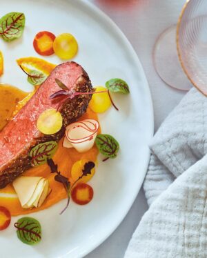 Ricardo Larrivée Instagram - Envie d’une soirée de Saint-Valentin tout en douceur à la maison? Pour un souper réussi, voici un menu pour deux personnes, créé par la talentueuse cheffe Isabelle Deschamps Plante! 🍽️💝

📷: Cocktails au jasmin et à la cerise / Magret de canard au miel et aux épices, purée de carottes et sauce à la pomme / Gâteau de la Saint-Valentin au chocolat et aux framboises

Lien dans le profil (@ricardocuisine) pour lire l’article.

_________

Feel like a lovely quiet Valentine’s Day at home? For a successful dinner, here’s a menu for two, created by our chef Isabelle Deschamps Plante! 🍽️💝

📷: Jasmine and Cherry Cocktail / Honey-Spice Duck Breast with Carrot Purée and Apple Sauce / Valentine’s Day Chocolate and Raspberry Cake

Link in the profile (@ricardocuisine) to read the article.