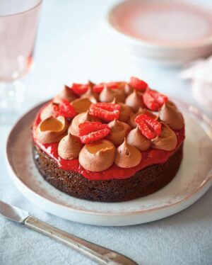 Ricardo Larrivée Instagram - Envie d’une soirée de Saint-Valentin tout en douceur à la maison? Pour un souper réussi, voici un menu pour deux personnes, créé par la talentueuse cheffe Isabelle Deschamps Plante! 🍽️💝

📷: Cocktails au jasmin et à la cerise / Magret de canard au miel et aux épices, purée de carottes et sauce à la pomme / Gâteau de la Saint-Valentin au chocolat et aux framboises

Lien dans le profil (@ricardocuisine) pour lire l’article.

_________

Feel like a lovely quiet Valentine’s Day at home? For a successful dinner, here’s a menu for two, created by our chef Isabelle Deschamps Plante! 🍽️💝

📷: Jasmine and Cherry Cocktail / Honey-Spice Duck Breast with Carrot Purée and Apple Sauce / Valentine’s Day Chocolate and Raspberry Cake

Link in the profile (@ricardocuisine) to read the article.