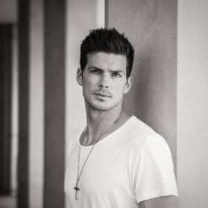 Rick Malambri Instagram - Here's looking at you, kid. 📷: @beauryan