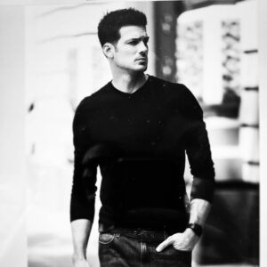 Rick Malambri Instagram - A mind troubled in doubt can not focus on the course to victory. If you dream big, make reality bigger. Create. Inspire. Spread.