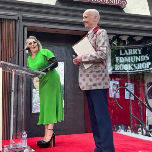 Ricki Lake Instagram - Today was incredible! Honored to be celebrating my mentor,
director and friend of 36 years.  Congratulations #johnwaters!  @hwdwalkoffame ⭐️
@outfest @academymuseum 
Getting his 🌸! 
📸  @cpizzello 
📸 @hairbyhavana5 
📸 @bucknerphoto 
♥️