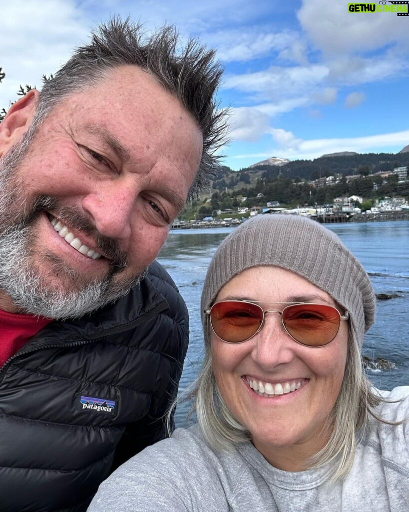 Ricki Lake Instagram - Kodiak Alaska photo dump. 🐳 🦅 🐻 🦭 #bucketlist ✅ Kodiak, Alaska