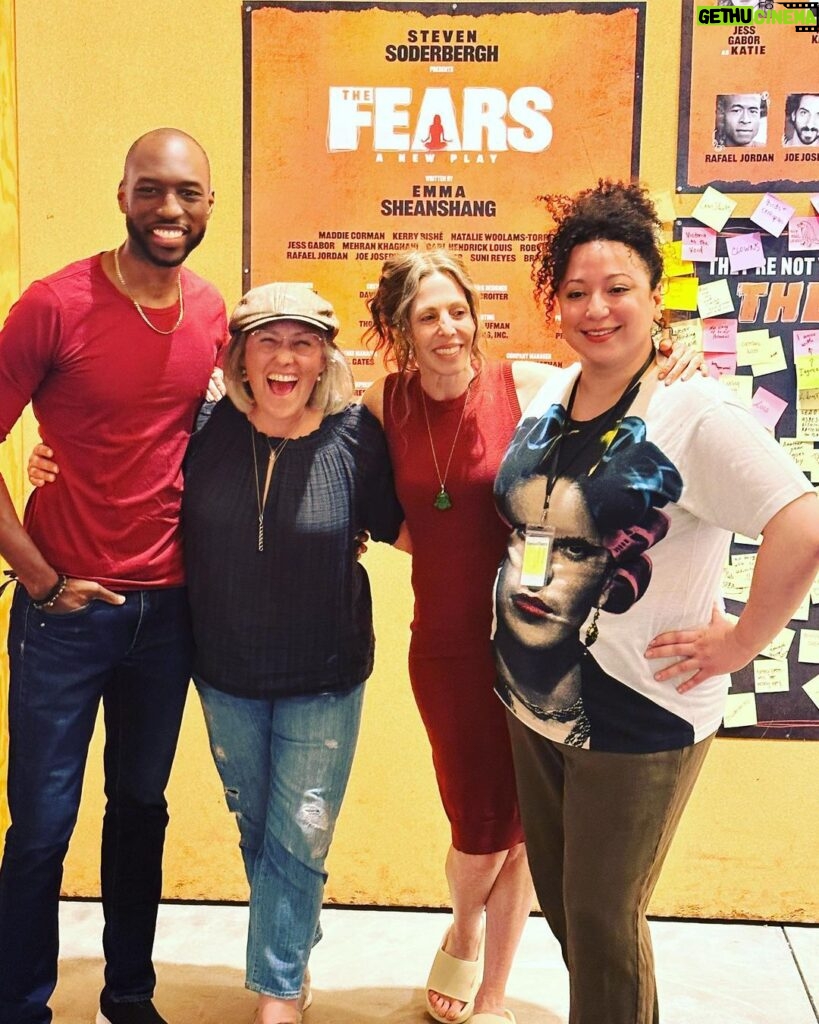 Ricki Lake Instagram - When one is in NYC for a few days and one of your best friends is also one of your favorite actresses and is in a new fantastic play, you make it happen. @msmaddiecorman YOU are memorizing, heartbreaking and life-affirming, all at once. People, Go see @fearsplay! Opening May18th. 🥳🥳🥳🥳♥️