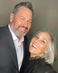 Ricki Lake Instagram - Gunderson Dettmer’s holiday party ring light set up was FUN! #wifeduties #love #thisis55 #grateful #play #joy #nofilter ❤️