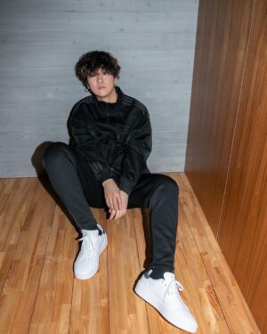 Rinne Instagram - adidas × Rin音
Stan Smith styled 

スタンスミスの新作をいち早く試着させていただきました！
スタイリッシュな服に厚底の靴が最高の組み合わせです🥊

@adidastokyo @adidasoriginals 
#StanSmith #スタンスミス