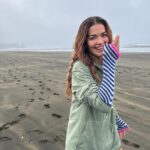 Rita Ora Instagram - Happy Boxing Day from me and some misty beach content, sand dunes and nature hunaaayyy 🥹❤️ I hope you all had a great Christmas! Ps. I tried to re-enact the yellow video by Coldplay by realised I needed more rain and a yellow rain coat 😝