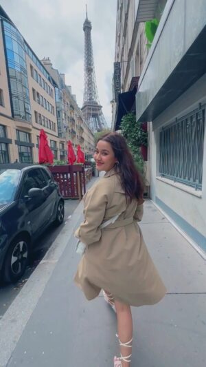 Riyasha Dahal Instagram - I think I’m in Louvre. ♥️