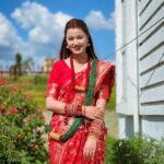 Riyasha Dahal Instagram - “सोम्बार, तृतीय तिथि, तिज, संक्राती, विस्वकर्मा पुजा” एकदमै शुभ दिनमा यसपाली तिज परेकोमा व्रत बस्नु हुने, नहुने सबैको कल्याण होस्। 🙏🏻 शुभ-तिज ♥️ 🧿#teej2080
