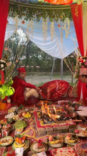 Riyasha Dahal Instagram - Maya le diyeko “ek suka” chai haina, “ek hajaar” chai thiyo… 🤣🤣 @mystic_victor ♥️ #newsong #mayalediyekoeksuka