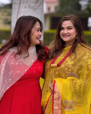 Riyasha Dahal Instagram - ‘Pukule’ को पास्नी 🤌❤️
#friendshipgoals