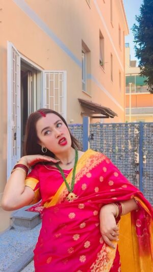 Riyasha Dahal Instagram - Pyaari jethani didi ♥️🤣 #riyashadahal #jethanideurani #italy #rome #nepalese