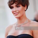 Roberta Giarrusso Instagram - Splendido splendente! @labiennale @fenix_entertainment @damianiofficial @giancarlo_parolini @ermannoscervino @marvi_marver @francescaamenta #hairstyle e @alessandro.joubert_mua #mua @armanibeauty @simonebellimakeup @kerastase_official