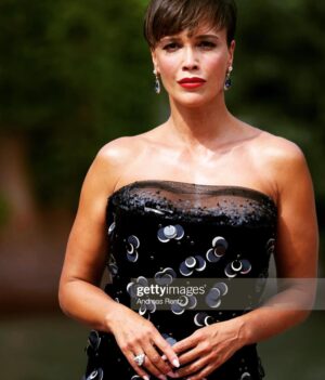 Roberta Giarrusso Instagram - È sempre una grande emozione! 

@labiennale 
@giorgioarmani 
@bulgari 
@simonebellimakeup 
@lauracasato 
@francesca_amenta_ 
@kerastase_official 
@lorealpro