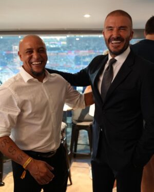 Roberto Carlos Instagram - El tiempo no separa a los amigos! @davidbeckham @realmadrid @rugbyworldcup