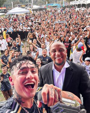Roberto Carlos Instagram - 🤩 ONE LOVE: @RealMadrid 🤩
⚽ @oficialRC3
🎤 @mxalemanmx
🤝 @adidasfootball
🇺🇸 #RealMadridOnTour