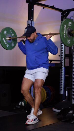 Roberto da Costa Instagram - POV: You try to position your feet perfectly for your next squat. 😂