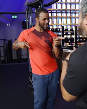 Roberto da Costa Instagram - When your favourite joint slams through the speakers and your trainings buddy ( @alcidesjackson ) feels the vibe @saintsandstars , almost weekend and time for a dance 💃😀😂 🎥 @franggyanez #saintsandstars #is #ready #to #dance  #corona #lockdown #makes #sure #that #we #stay #creative #everybody #stay #fit #by #exercising #train #training #dancing #first #nextlevelgym #boutiquegym #in #amsterdam #robeasto #robertodacosta