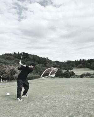 Robin Furuya Instagram - I missed you so much ⛳️ 

Nikon COOL SHOT pro2
10/27日発売の新色black
スタイリッシュな黒が自分好み
光学技術に特化したNikon
カメラ以外の趣味でもお世話に

飛べば気持ちいいを卒業して
大人なゴルフへの一歩を踏み出す決意を
目指せ80

#nikon #COOLSHOT #PR