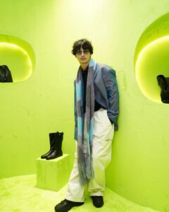 Robin Furuya Instagram - MAISON SPECIAL x ZARA Collaboration 好きなブランド同士のコラボのレセプションパーティーにお邪魔してきました。 このオーバーサイズのジャケット含め、めっちゃ素敵なメンズ、レディースのアイテムがたくさん プライベートでもよく着るブランドだから嬉しい空間でした 3枚目はばったりサプライズ　 It was good to dump into you haha @zara @maisonspecial_women @maisonspecial_men #zara #ザラ #maisonspecialxzara #メゾンスペシャルxザラ #PR