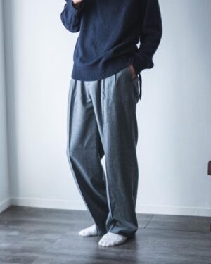 Robin Furuya Instagram - Loving the new collection from
@bananarepublic_jp 
 
シンプルかつ上品なピーコートに大好きなモックネックセーターを合わせました。
個人的に冬は首元まである服が好き
 
30歳を超えてからどんどんシンプルな服で楽しむ事が増えてきた気がする。
物が溢れてる時代だからこそ上質な素材を使用している服を大切に着る
 
服が楽しい季節がすぐ目の前
ぜひスタイリング真似してみて
俺は身長182cmでサイズLだよー
 
#PR#TheBRLook #バナナリパブリック　#バナリパ　#ピーコート　#ホリデースタイル