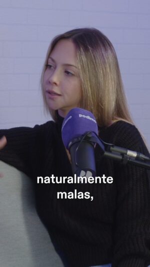 Rocío Vidal Instagram - Las cosas claras. No están locos, son personas MALAS, y los estudios lo corroboran.

Capitulazo de esta semana de El Club de las Mentes Vivas  junto a Elizabeth @esmipsicologa, "Cómo detectar personas tóxicas", hablamos del narcisismo, la psicopatía, las personas que mejor tener lejos y cómo aprender a rodearte de la mejor compañía en tu vida.

Cómo todas las semanas, en @podimo_es y 30 días gratis con el link de mi bio 💜