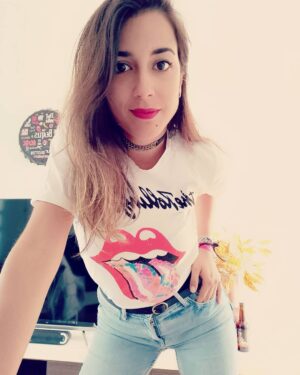 Rocío Vidal Instagram - Aprovecho que me he arreglado un pelín por primera vez en una semana, para recordaros que veais mi último vídeo, ¡Zagales!