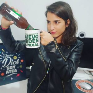 Rocío Vidal Instagram - Se me da regulín hacerme fotos, pero lo importante es... ¡He sacado mi tienda online! Diseños originales en camisetas, tazas, sudaderas, pósters... Yo creo que es un regalo perfecto para estas navidades, ¿No?
Envíos rápidos e internacionales.
Tenéis el link a la tienda en la bio y en stories.
Espero que os guste 🥰
Grscias @joelmarcodesign  por los diseños.