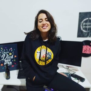 Rocío Vidal Instagram - Se me da regulín hacerme fotos, pero lo importante es... ¡He sacado mi tienda online! Diseños originales en camisetas, tazas, sudaderas, pósters... Yo creo que es un regalo perfecto para estas navidades, ¿No?
Envíos rápidos e internacionales.
Tenéis el link a la tienda en la bio y en stories.
Espero que os guste 🥰
Grscias @joelmarcodesign  por los diseños.