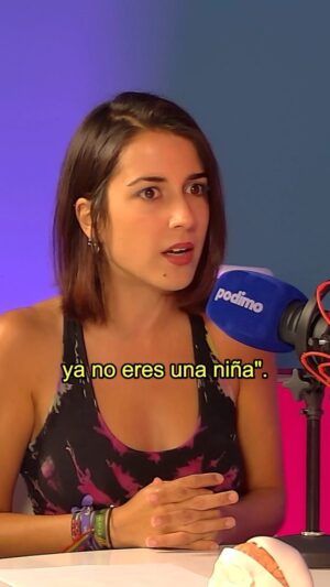 Rocío Vidal Instagram - ¿A cuántas niñas nos han leído con deseo cuando ni siquiera sabíamos lo que significaba?
Quién nos diría que cada vez es más importante hablar sobre nosotras, sobre cómo nos reconciliamos con nuestra identidad, sobre despertar el deseo ajeno cuando ni siquiera podemos consentir. Sobre todo esto, nuestra libertad y salirse de la norma hablamos esta semana con @amarnamiller, una de las charlas más lúcidas que he tenido en mucho tiempo.

Como siempre, en @podimo_es o desde el link de mi bio 💜